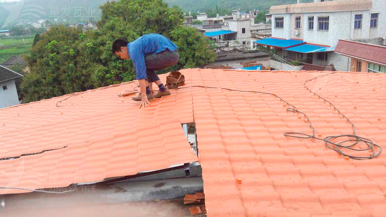 乌鲁木齐屋顶铺设安装合成树脂瓦时，牢牢记住这3点，就不怕屋顶出问题！