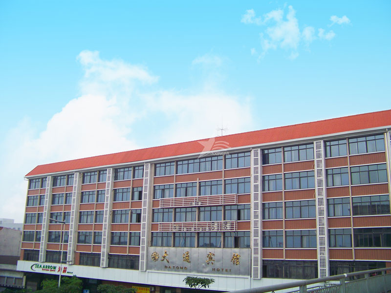 乌鲁木齐合成树脂瓦：轻材质高性能，助力屋面建材市场持续发展